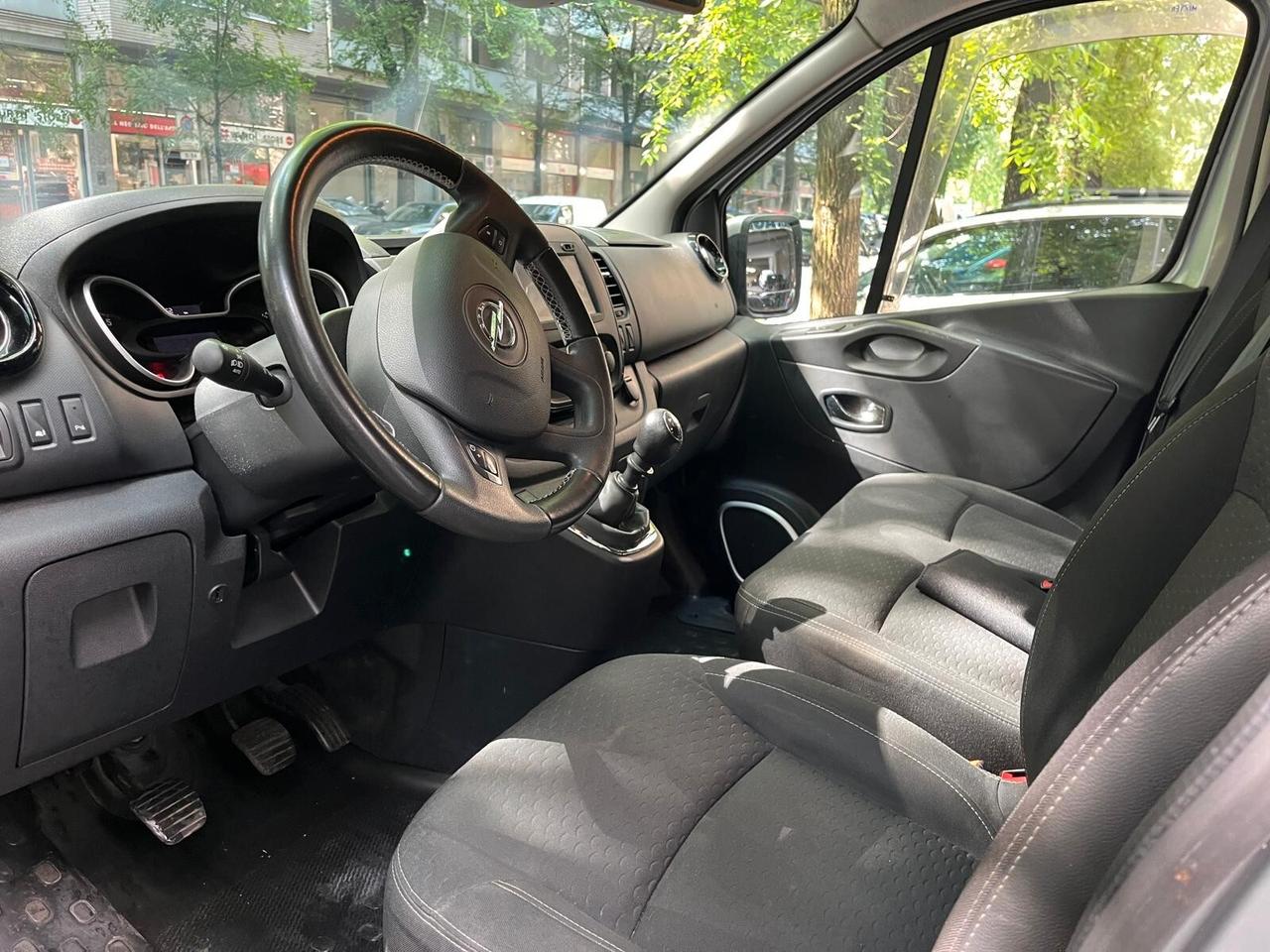 Opel Vivaro 29 1.6 BiTurbo 9 POSTI