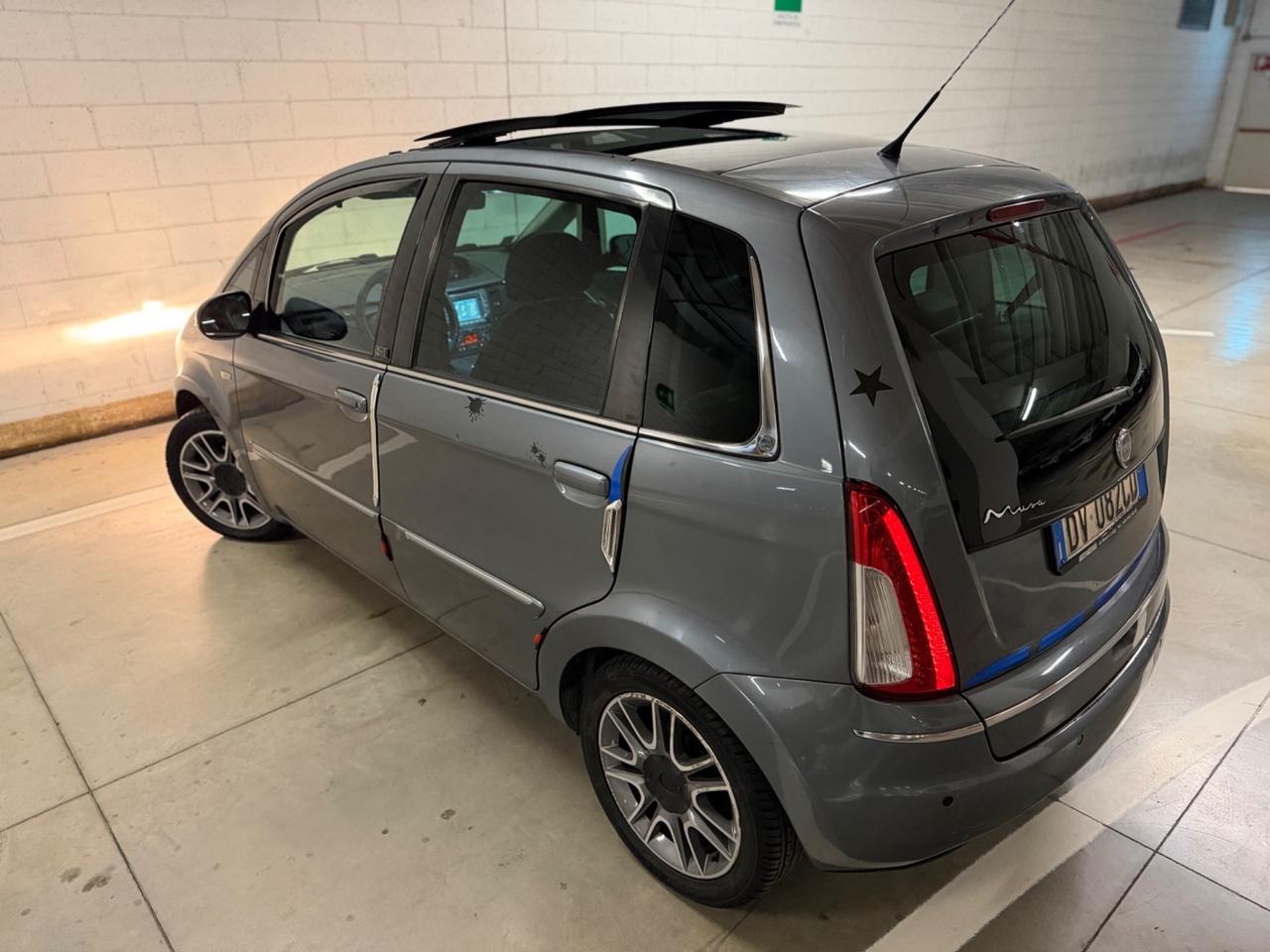 Lancia MUSA 1.4 16V Poltrona Frau