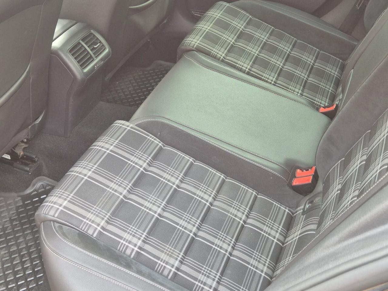 VW Golf GTD 2.0 TDI BMT DSG 5p. E6B--185CV!!!