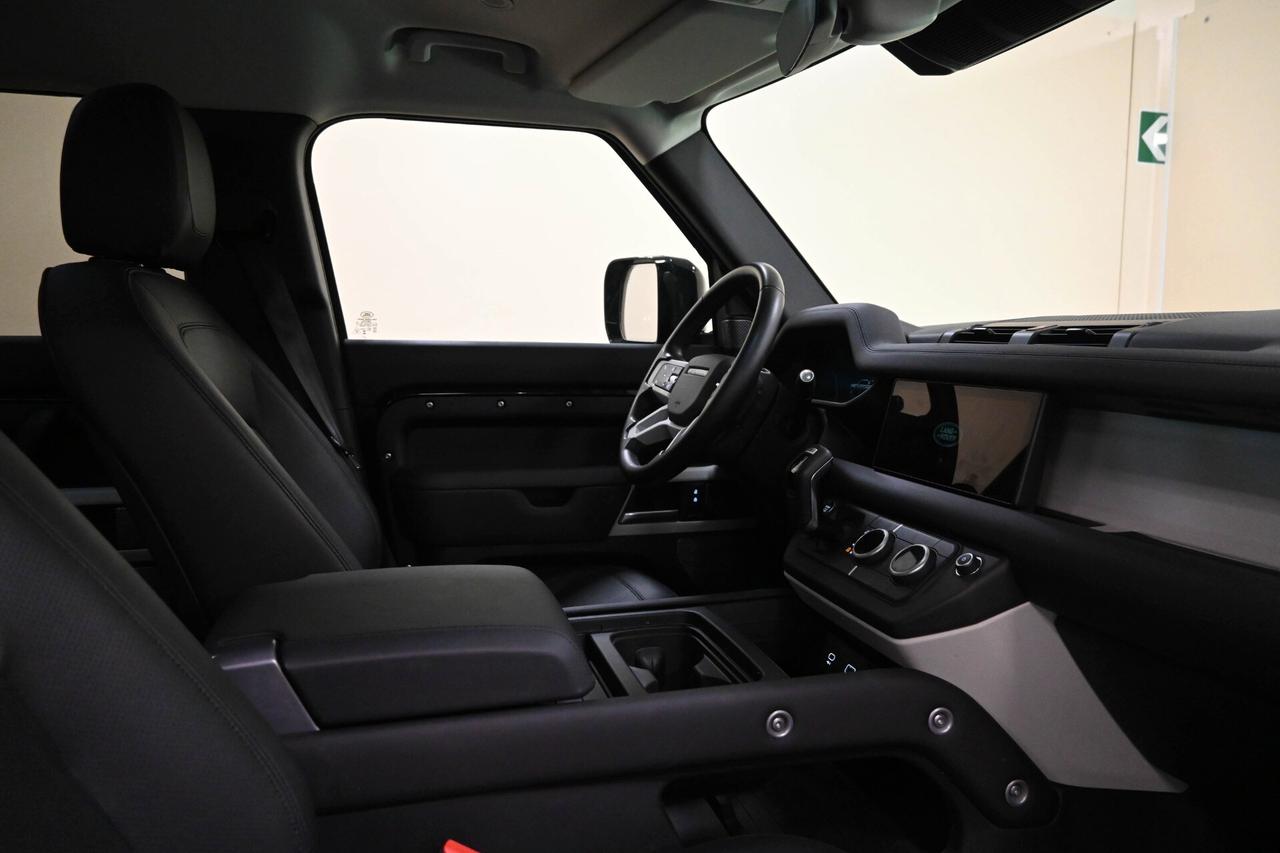 LAND ROVER Defender (2019) Defender 110 3.0D I6...
