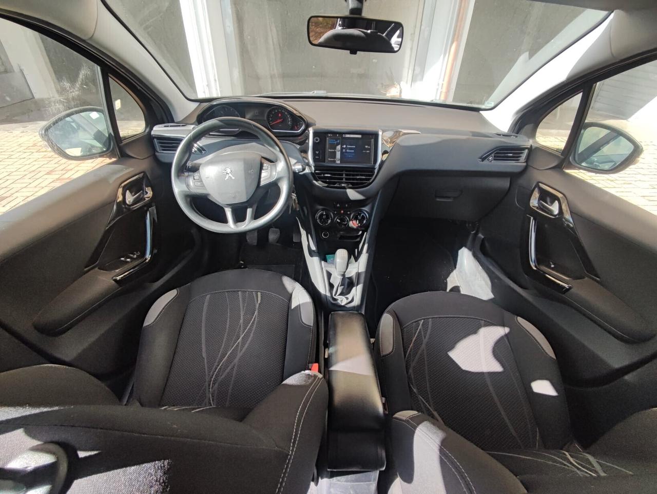 Peugeot 208 PureTech 82 5 porte Allure