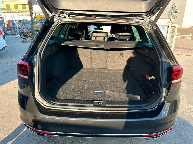 Volkswagen Passat Variant 2.0 TDI DSG Executive R-LINE