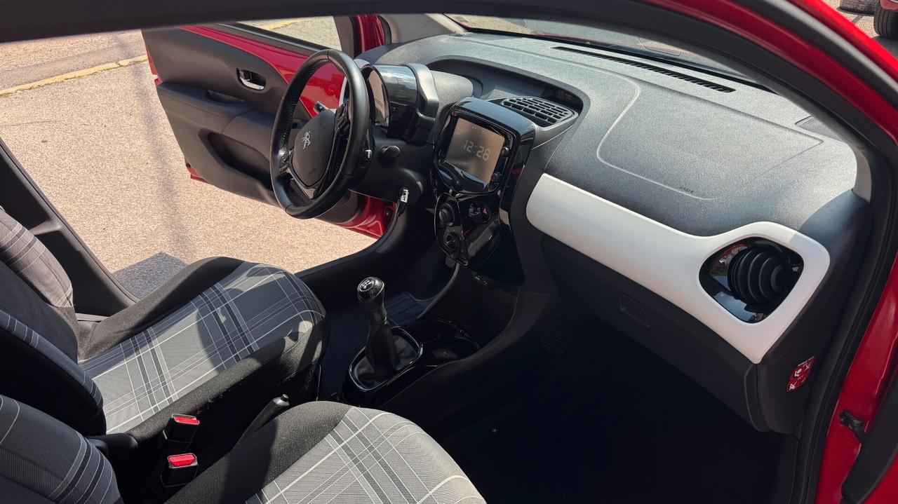 Peugeot 108 PureTech 82 5 porte Allure