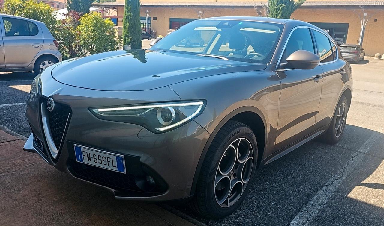 Alfa Romeo Stelvio 2.2 Turbodiesel 210 CV AT8 Q4 Executive