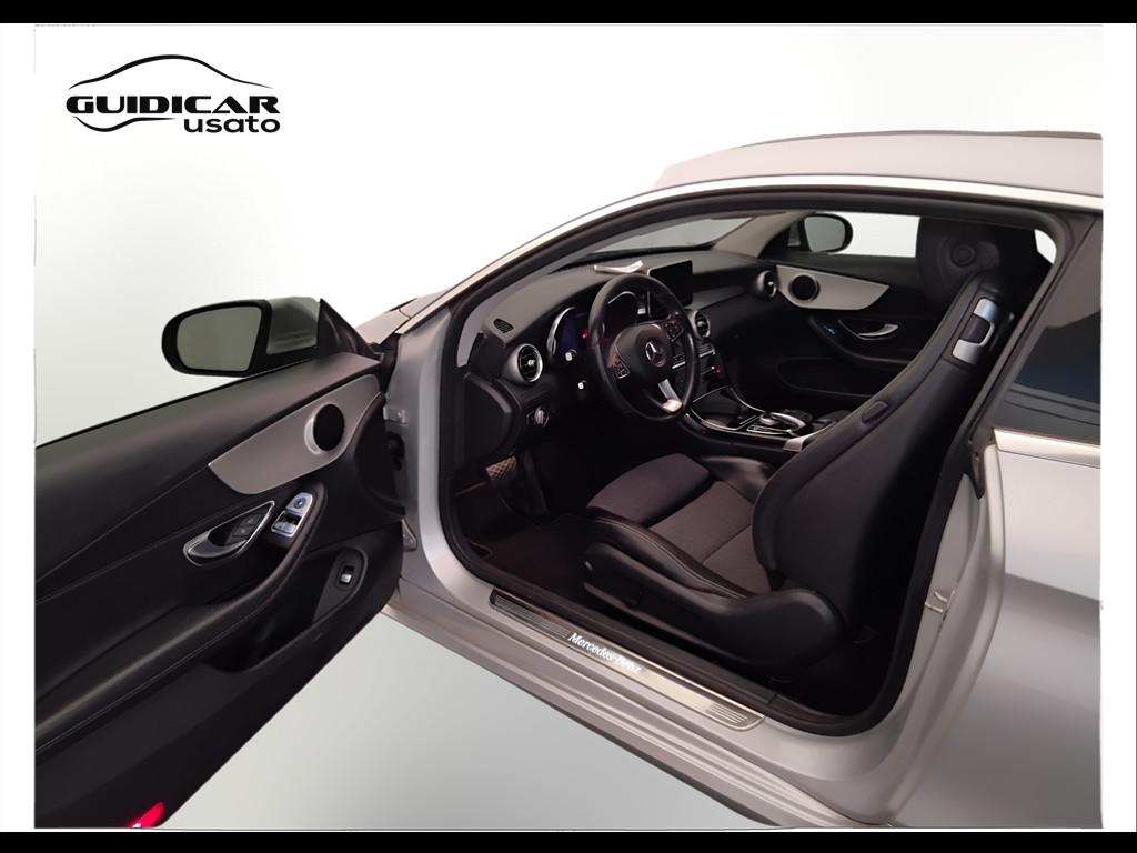 Mercedes-Benz Classe C-C205 2016 Coupe - C Coupe 220 d Premium 4matic auto
