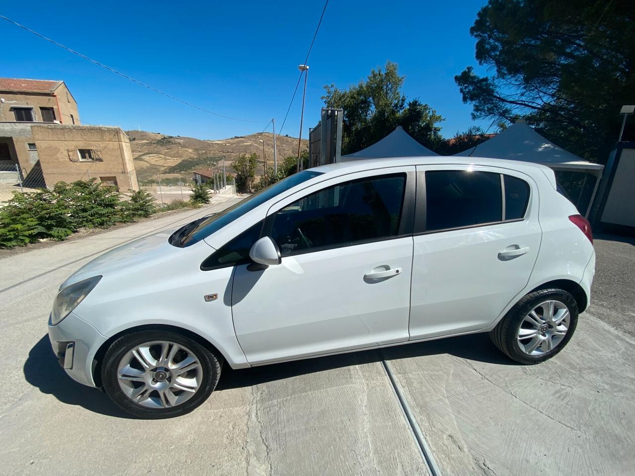 Opel Corsa 1.2 85CV 5 porte GPL-TECH Club