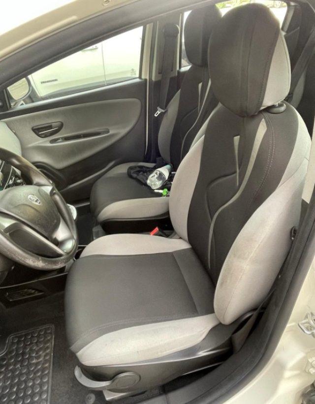 LANCIA Ypsilon 1.2 69 CV 5 porte Silver