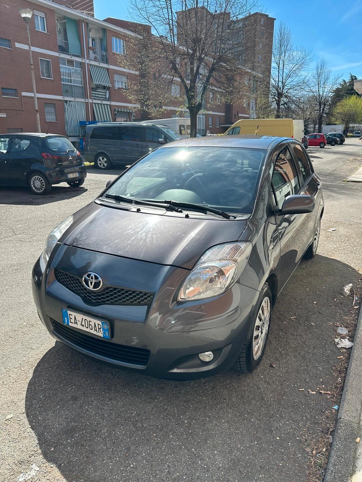 Toyota Yaris 1.0 5 porte Sol
