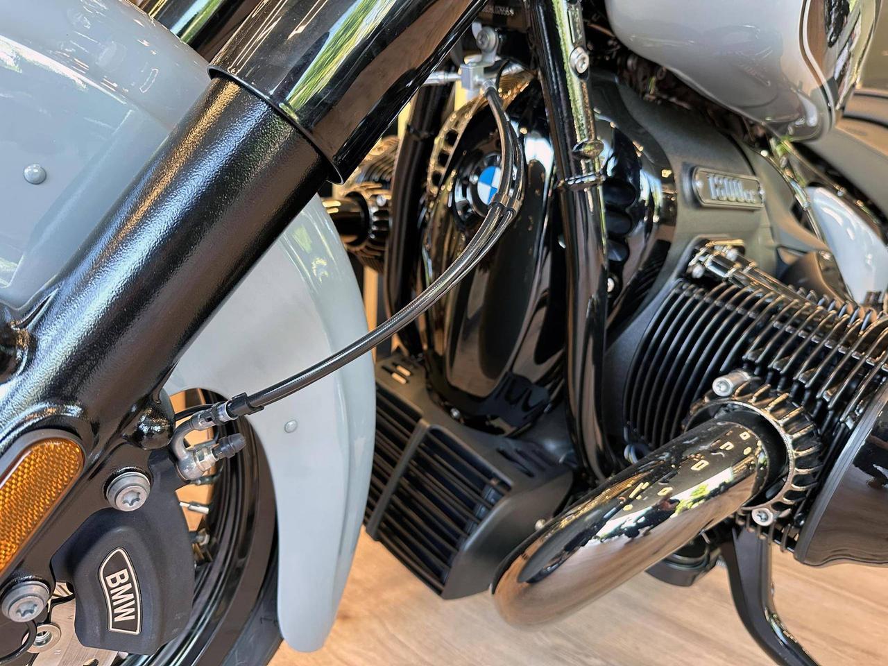 BMW R 18 Classic Blacked Out