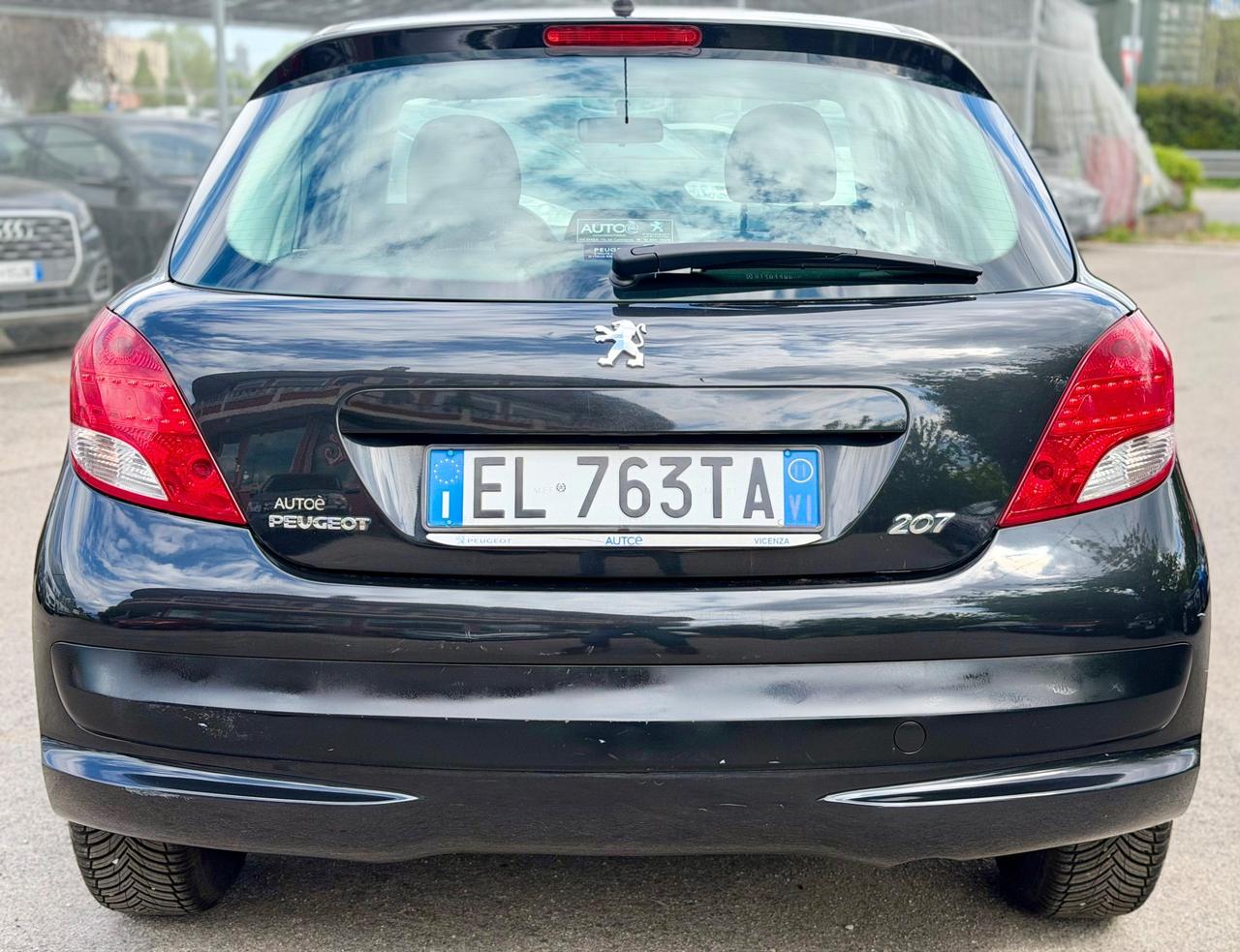 Peugeot 207 2011 1.4 8V 75CV 5p. Ok neopatentati ! ! !