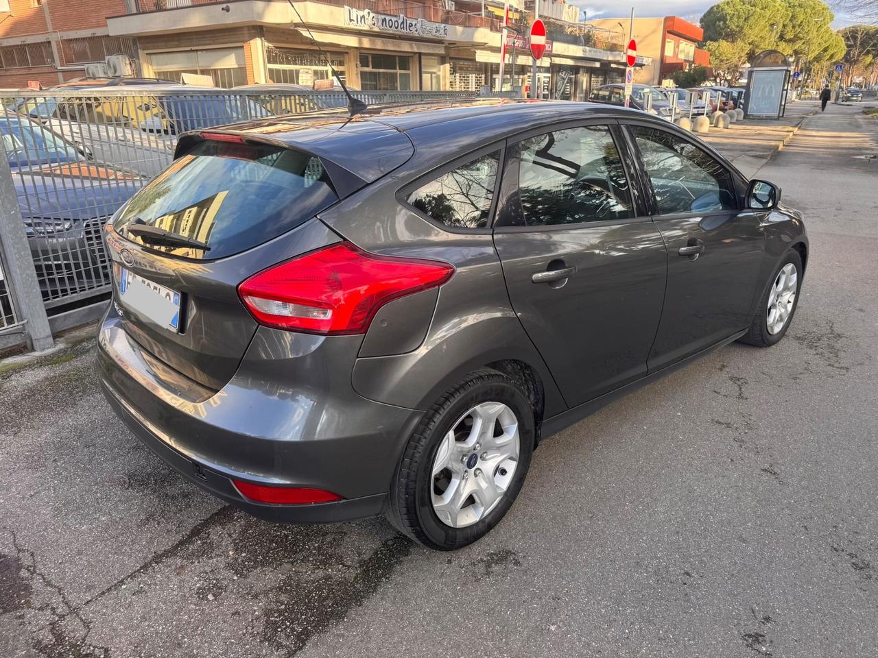 Ford Focus 1.5 TDCi 120 CV 5.P neopaten garanzia 12 mesi