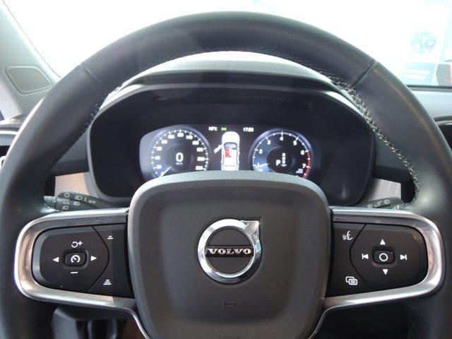 VOLVO XC40 T3 Geartronic Momentum