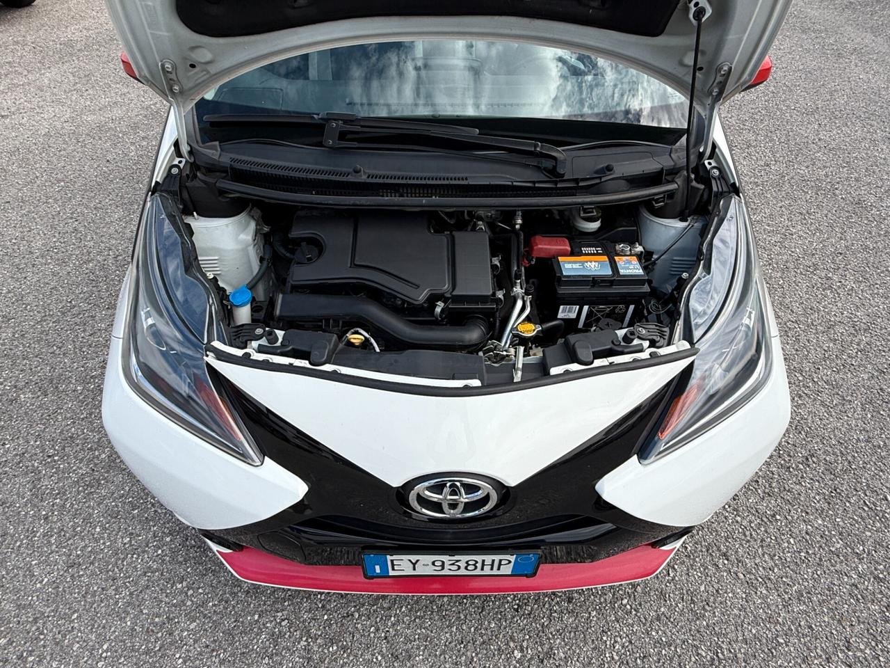 Toyota Aygo 1.0 Benzina 69 CV 5 porte x-play