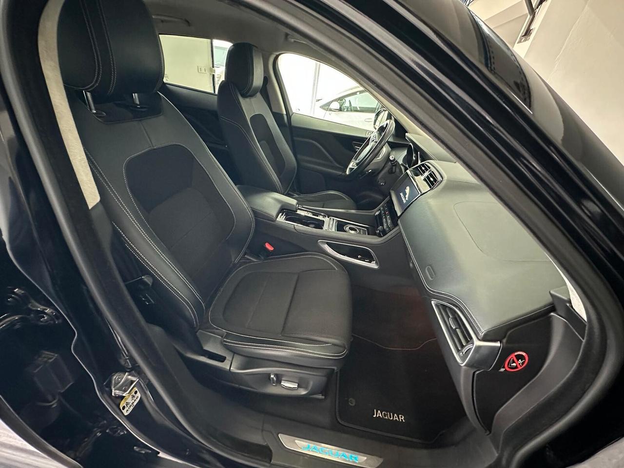 Jaguar F-Pace 2.0 D 180 CV AWD aut. R-Sport