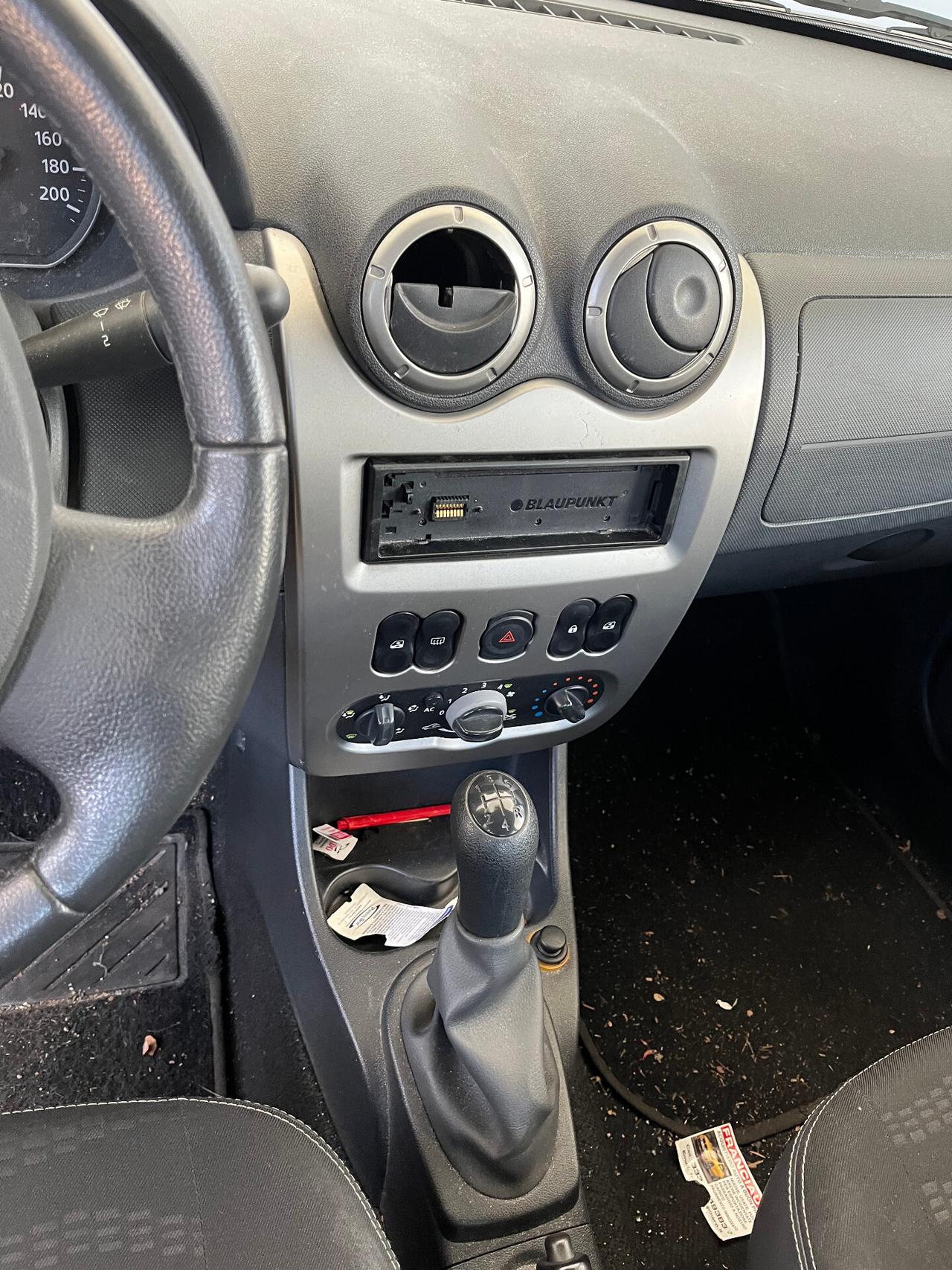 Dacia Sandero 1.6 8V Lauréate