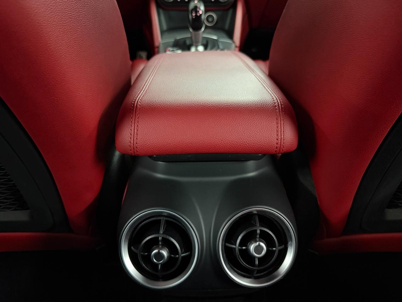 Alfa Romeo Stelvio 2.2 TD 210 CV B-TECH SEDILI VELOCE SPORTIVI AT8 Q4 RETROCAMERA PINZE ROSSO PADDLE UNICO PROPRIETARIO