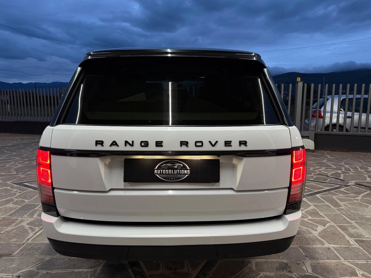 Land Rover Range Rover Vogue 3.0TDV6 black edition