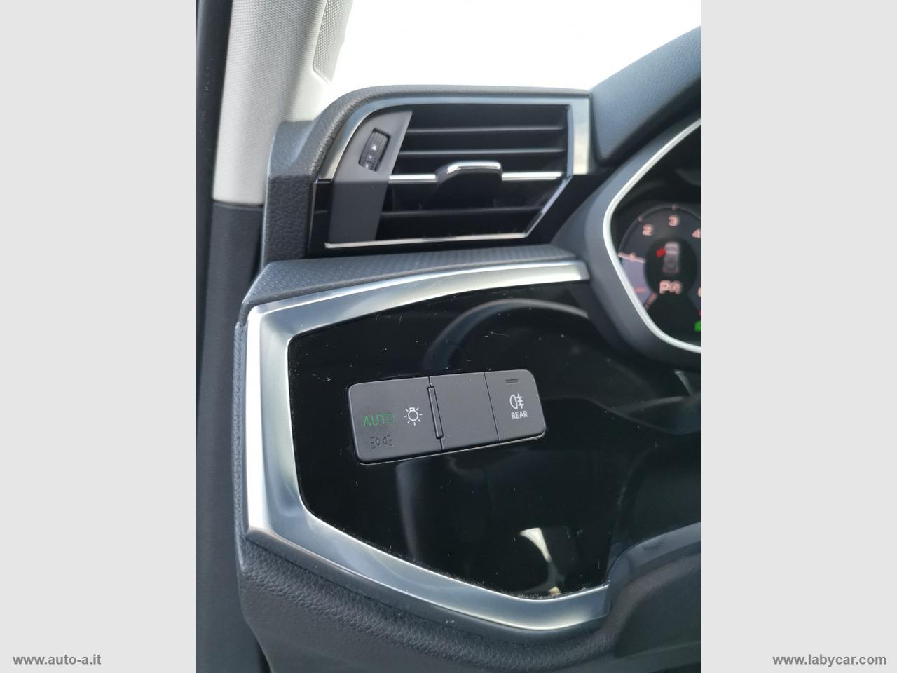 AUDI Q3 35 TDI S tronic Business Advanced