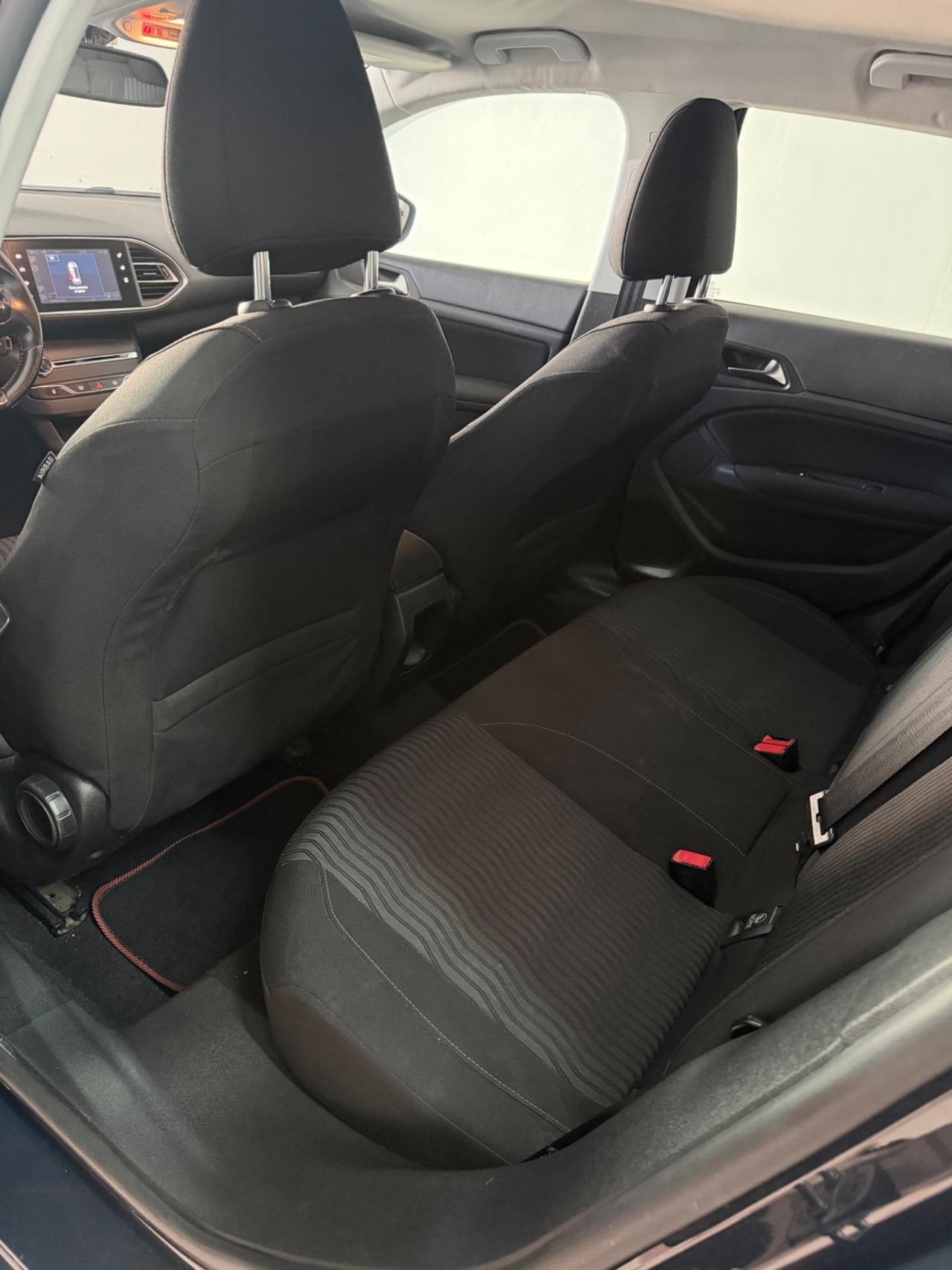 Peugeot 308 1.6 e-HDi 115 CV Stop&Start Allure