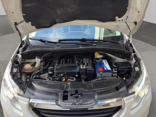 PEUGEOT 2008 1.2 VTi 82CV Allure