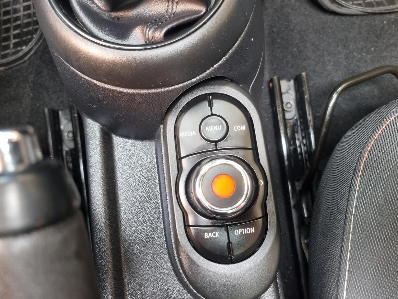 Mini 1.5 One 75 CV X NEO PATENTATI TETTO APIRBILE