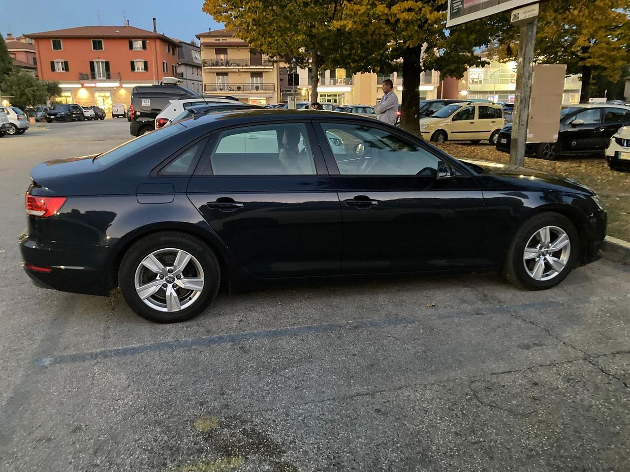 Audi A4 2.0 35 TDI Business #7324