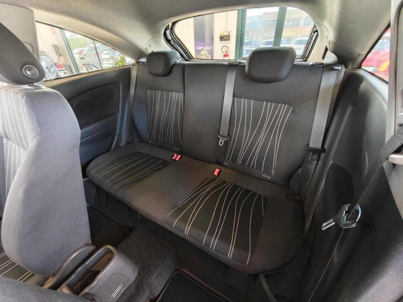 Opel Corsa 1.2 3 porte Club