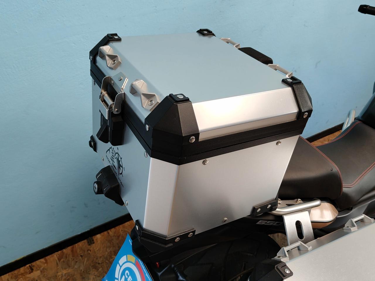 Voge Valico 650 DSX anche per patente A2