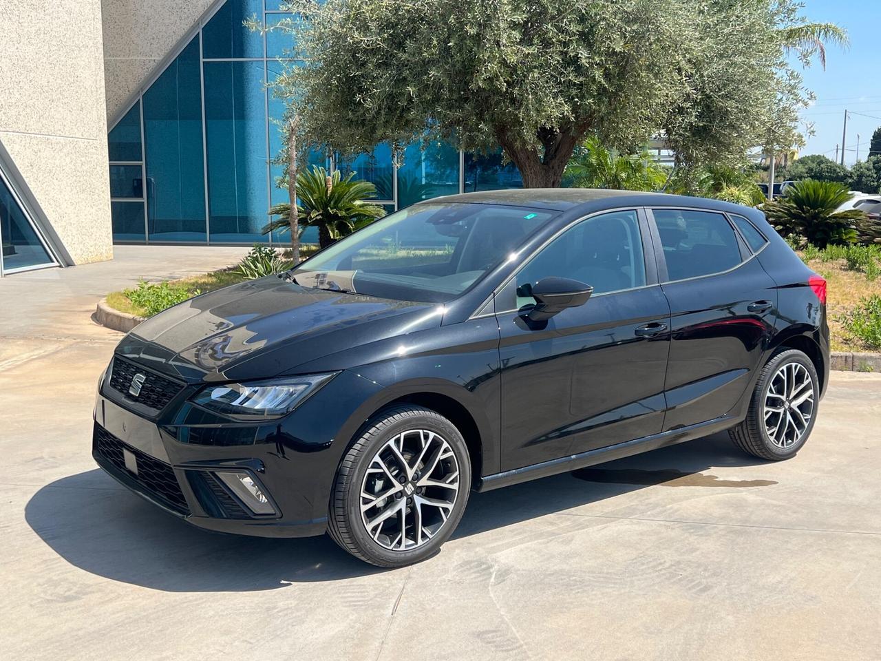 SEAT Ibiza Black Edition possibilità noleggio no scoring