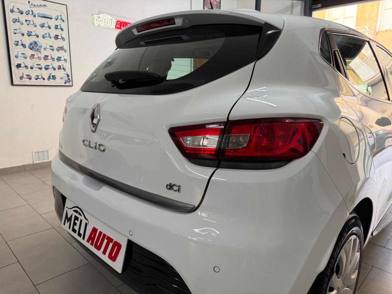 Renault Clio 1.5 DCI 75CV Costume National
