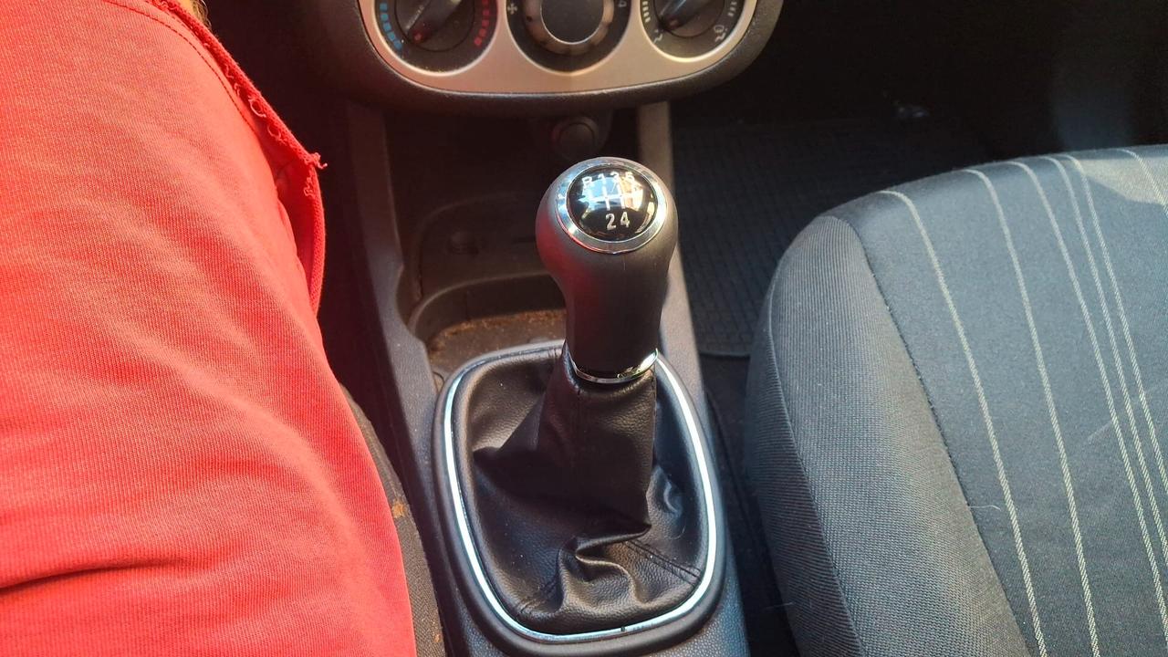Opel Corsa 1.2 3 porte Enjoy