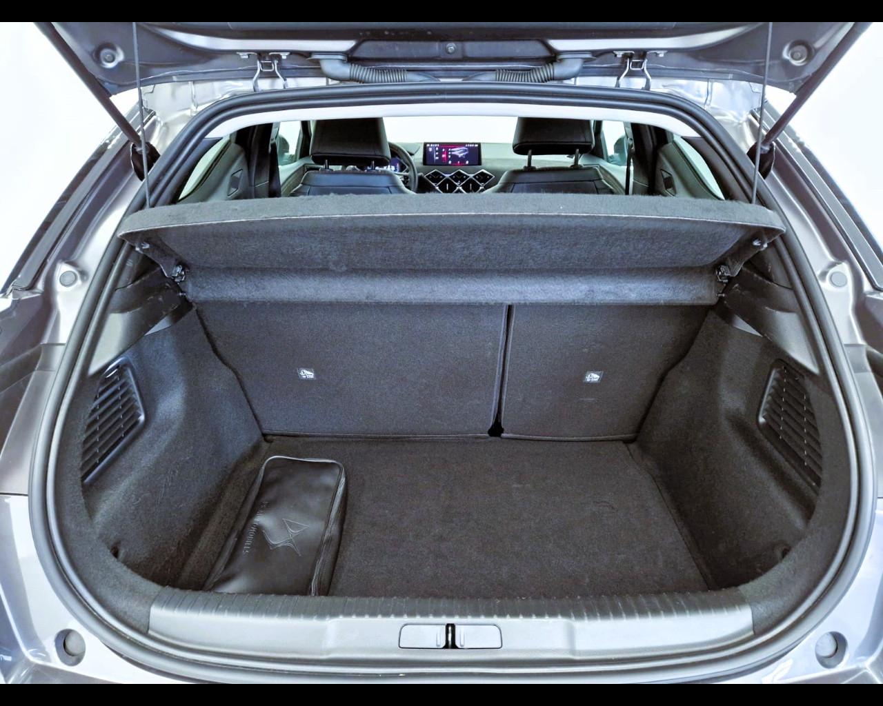 DS DS3 2023 - DS3 1.2 puretech Performance Line+ 130cv auto