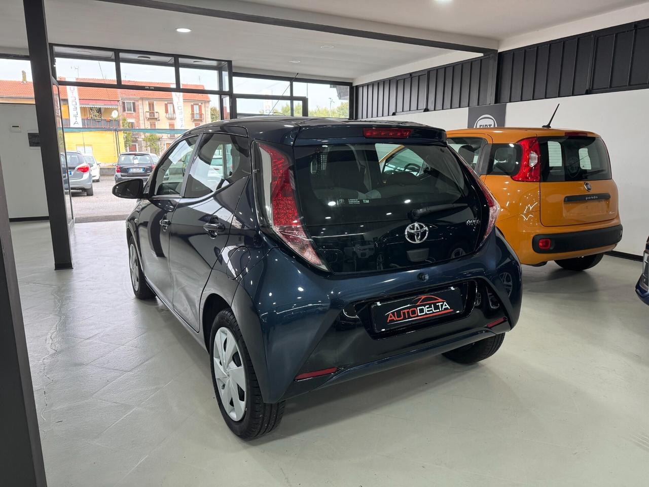 Toyota Aygo 1.0 VVT-i 69 CV 5 porte x-wave