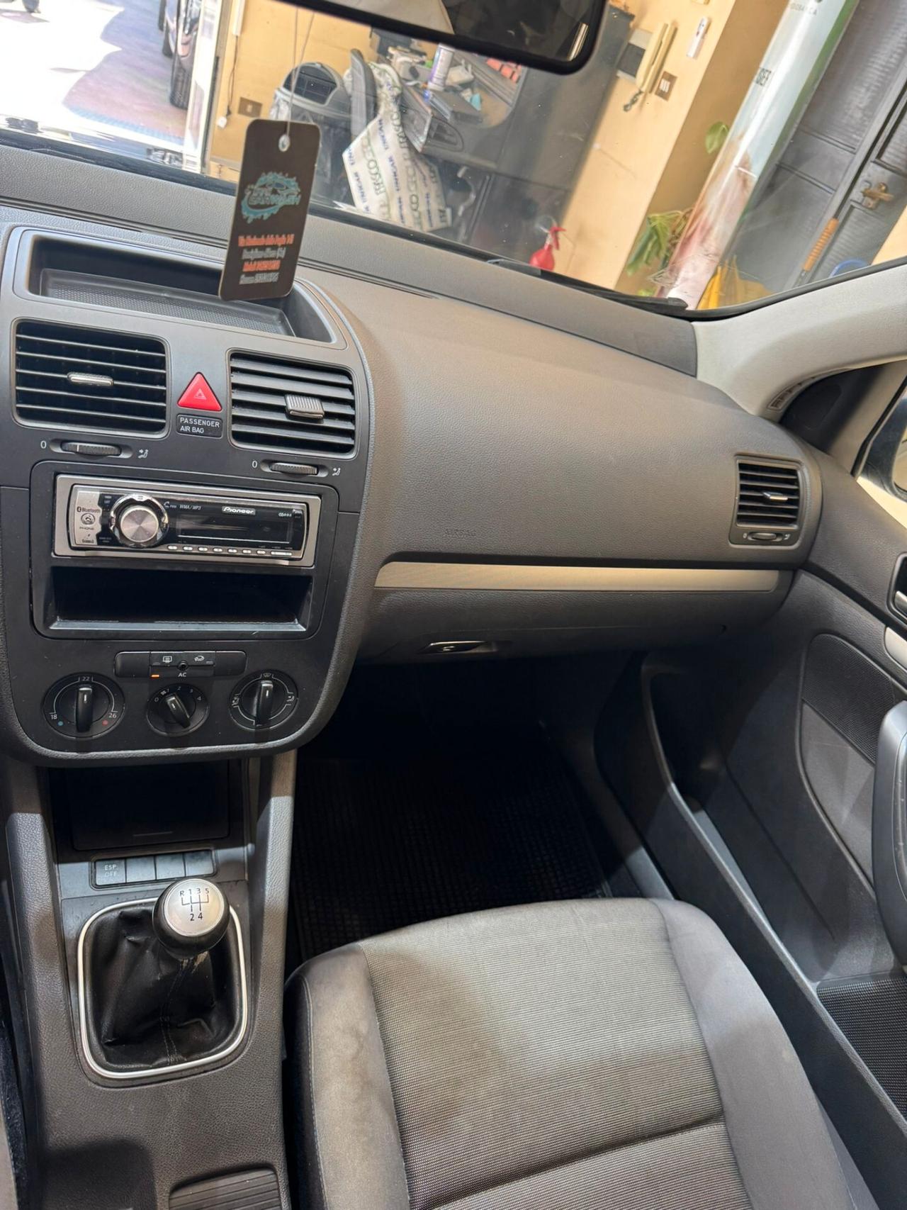 Volkswagen Golf 1.6 16V FSI 5p. Comfortline