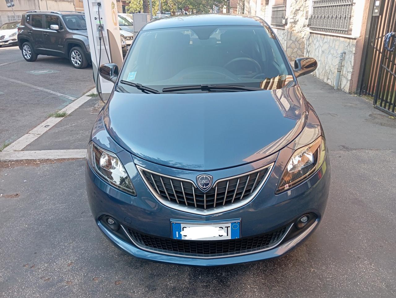 Lancia Ypsilon 1.0 FireFly 5 porte S&S Hybrid Ecochic Silver