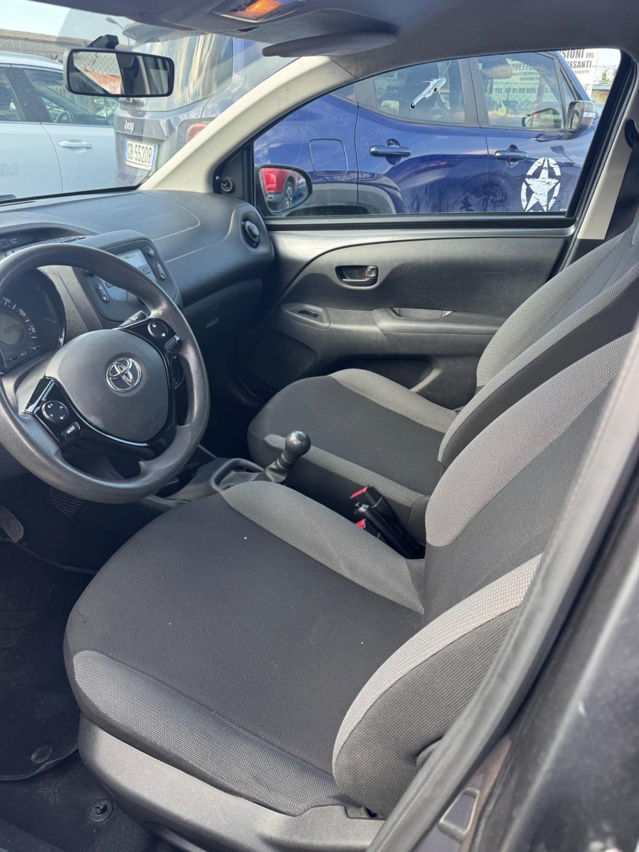 Toyota Aygo Connect 1.0 VVT-i 72 CV 5 porte x-fun