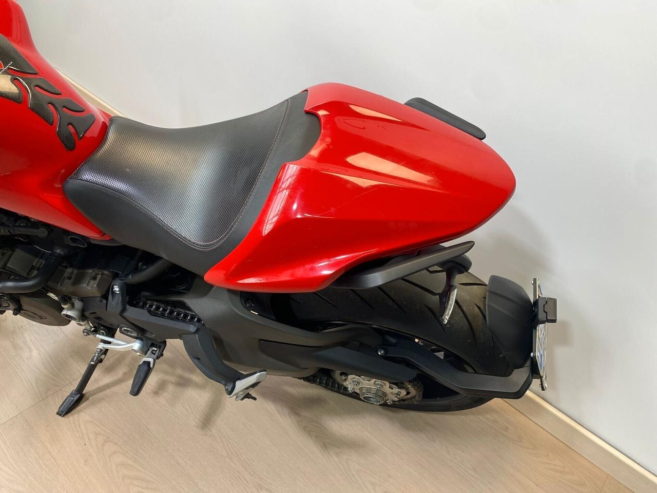 DUCATI MONSTER 1200 + TERMIGNONI DA 99€ AL MESE