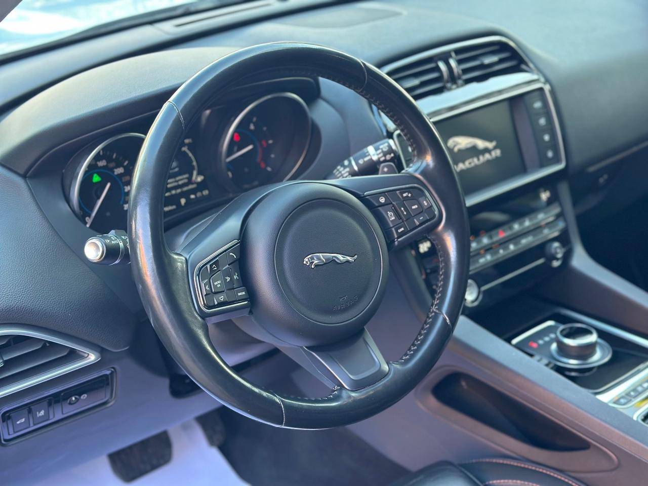 Jaguar F-Pace 2.0 D 180 CV AWD Portfolio
