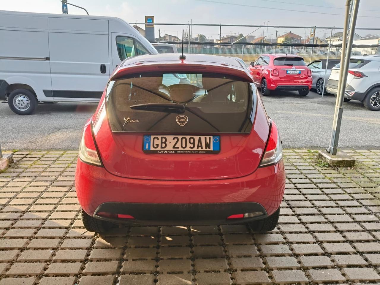 Lancia Ypsilon 1.2 69 CV 5 porte GPL Ecochic Monogram