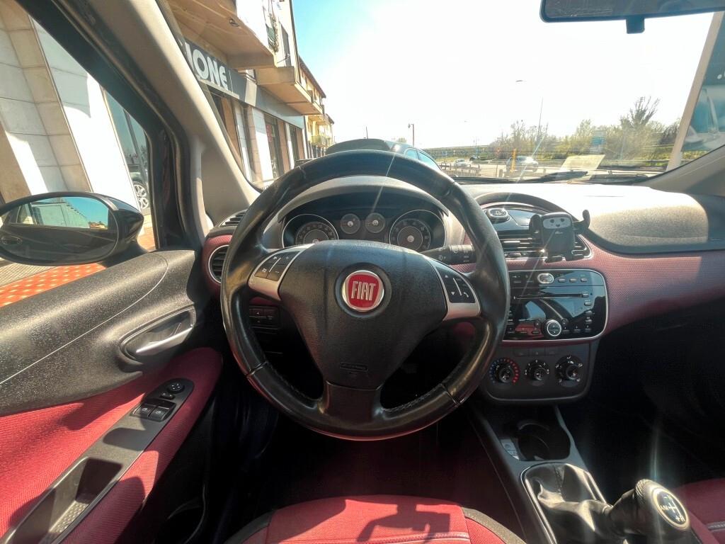 Fiat Punto 1.4 5 porte cambio manuale e automatico