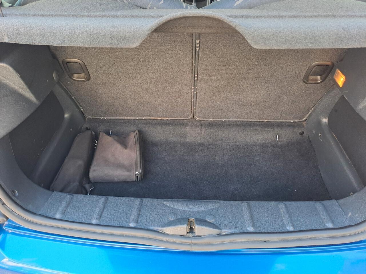 Mini 1.4 tdi One D de luxe