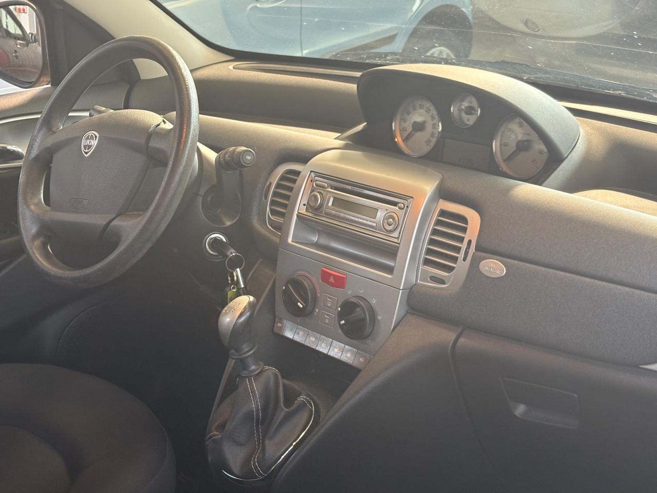Lancia Ypsilon 1.2 69 CV Platinum