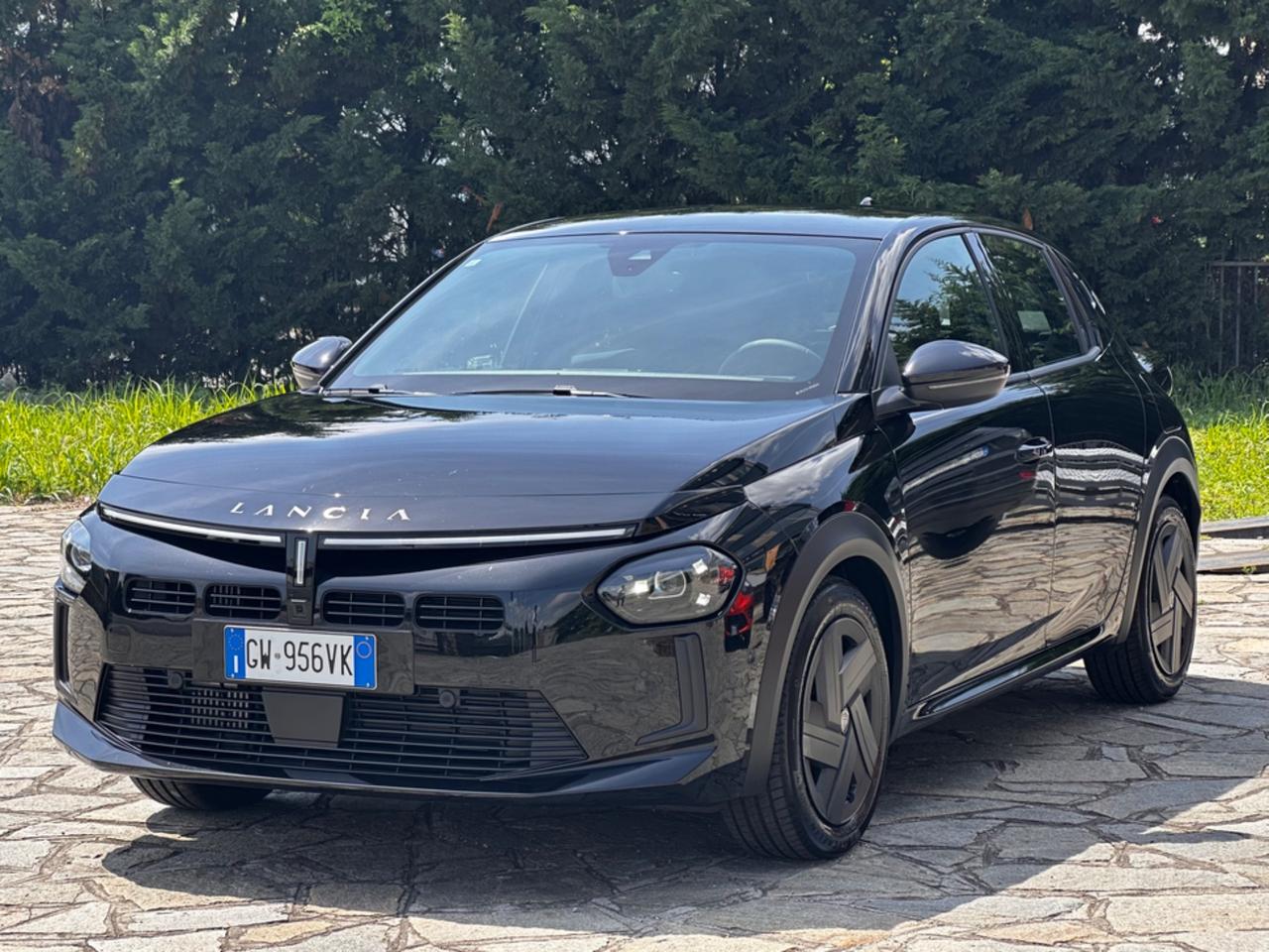 Lancia Ypsilon Hybrid e-DCT