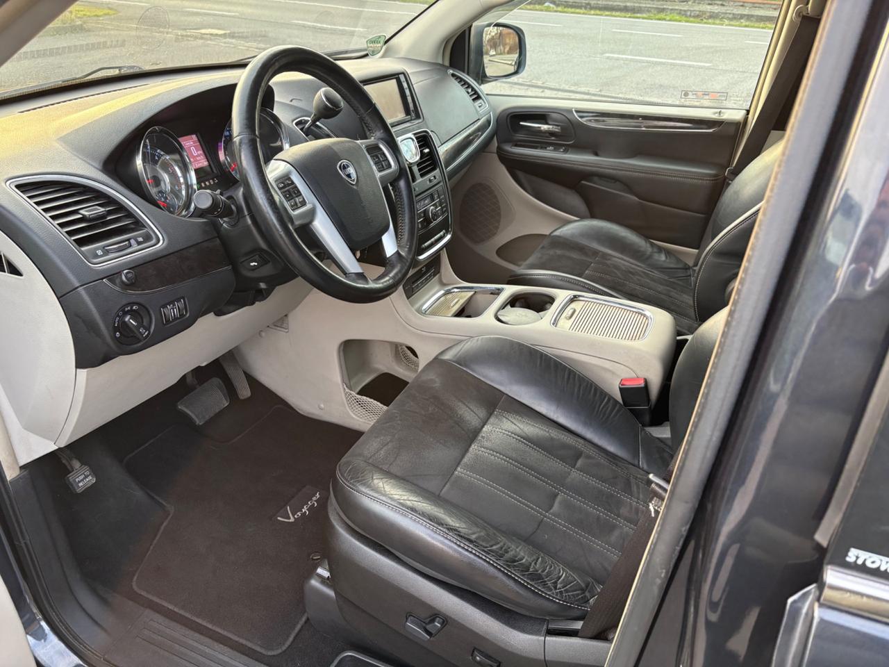 Lancia Voyager 2.8 Turbodiesel Platinum 177 CV