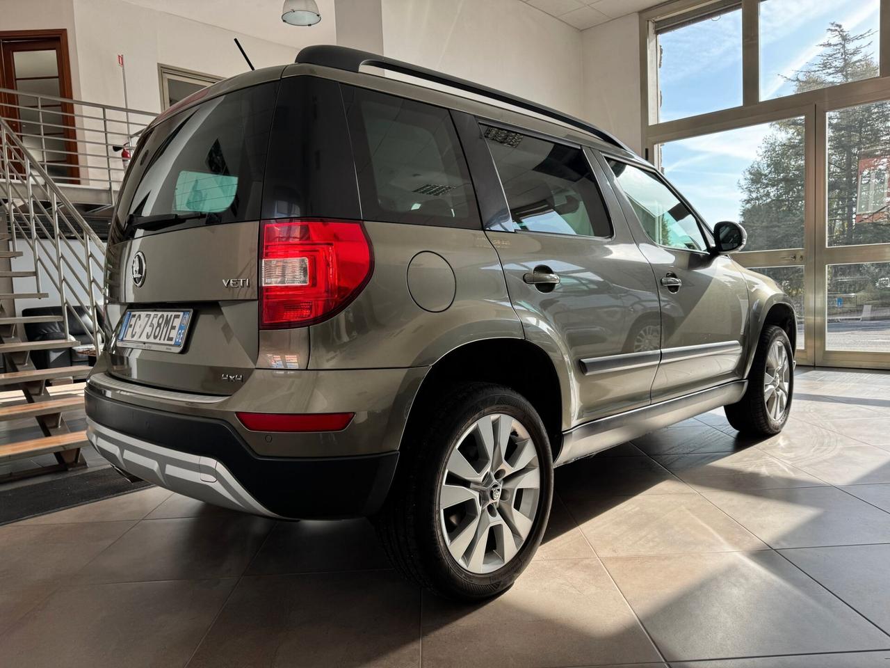 Skoda Yeti Outdoor 2.0 TDI SCR 150 CV DSG 4x4 Ambition