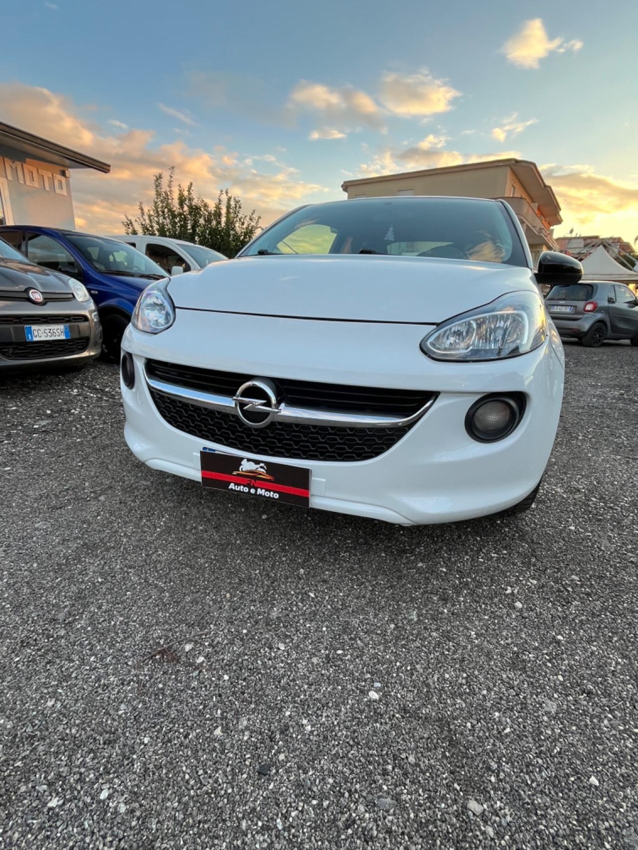 Opel adam