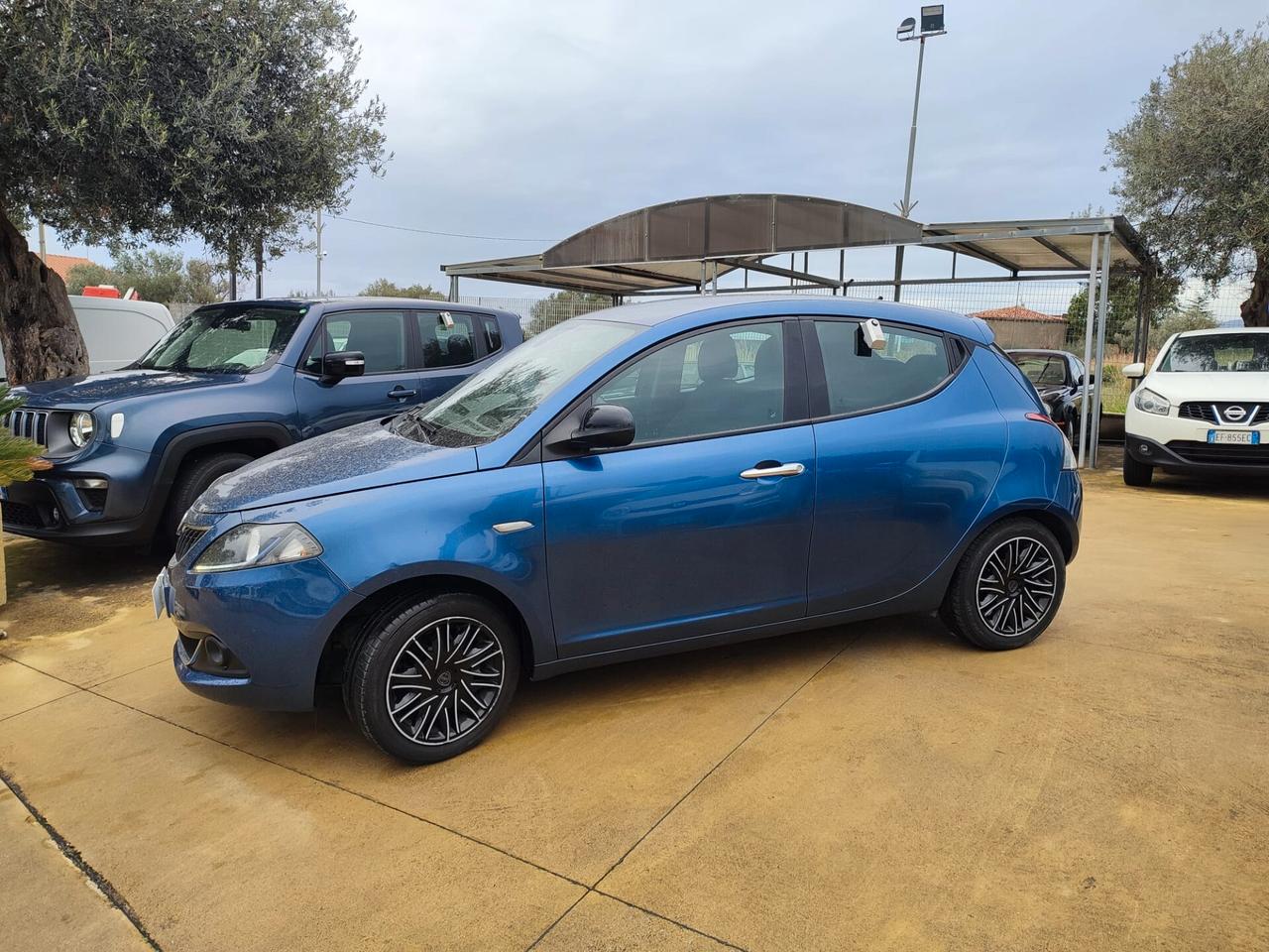 Lancia Ypsilon 1.0 FireFly 5 porte S&S Hybrid Gold
