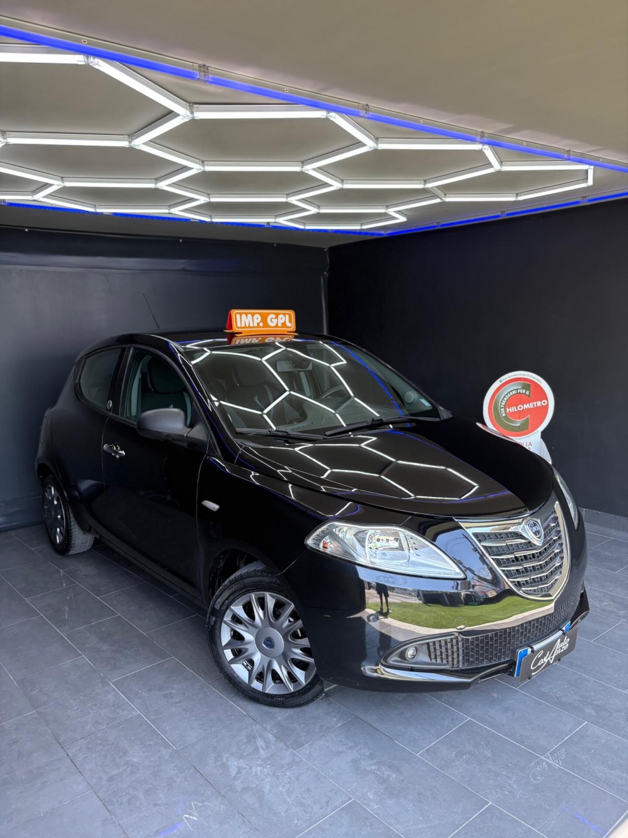 Lancia Ypsilon 1.2 GPL Ecochic Gold 2013