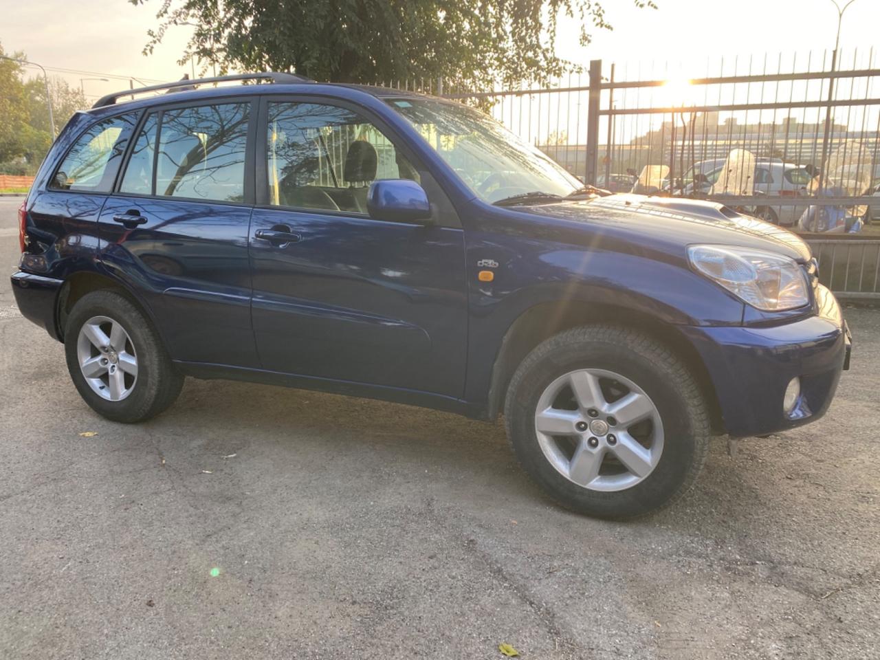 Toyota RAV 4 RAV4 2.0 Tdi D-4D cat 5 porte Sol 4x4