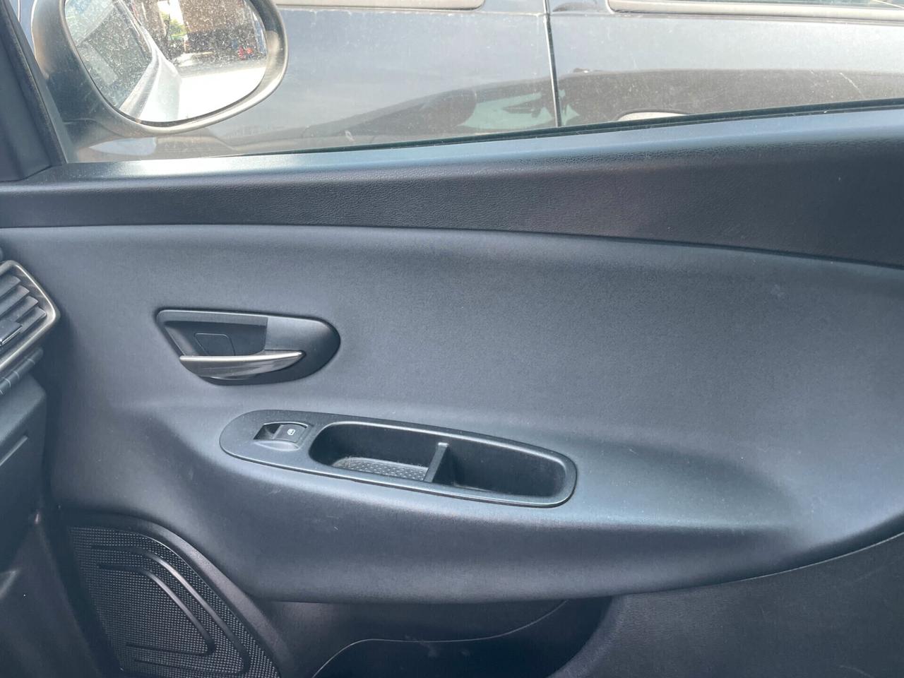 Lancia Ypsilon 1.2 69 CV 5 porte GPL Ecochic Elefantino